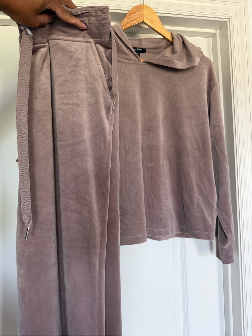 Velour Hoodie & Jogger Set — size M